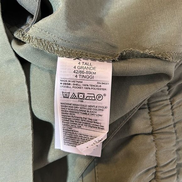 Banana Republic Tencel Utility Romper Olive Green size 4- like new condition - Picture 12 of 12